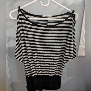 Forever 21 Black & White Striped Scoop Neck Top